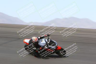 media/Apr-10-2022-SoCal Trackdays (Sun) [[f104b12566]]/Bowl (11am)/